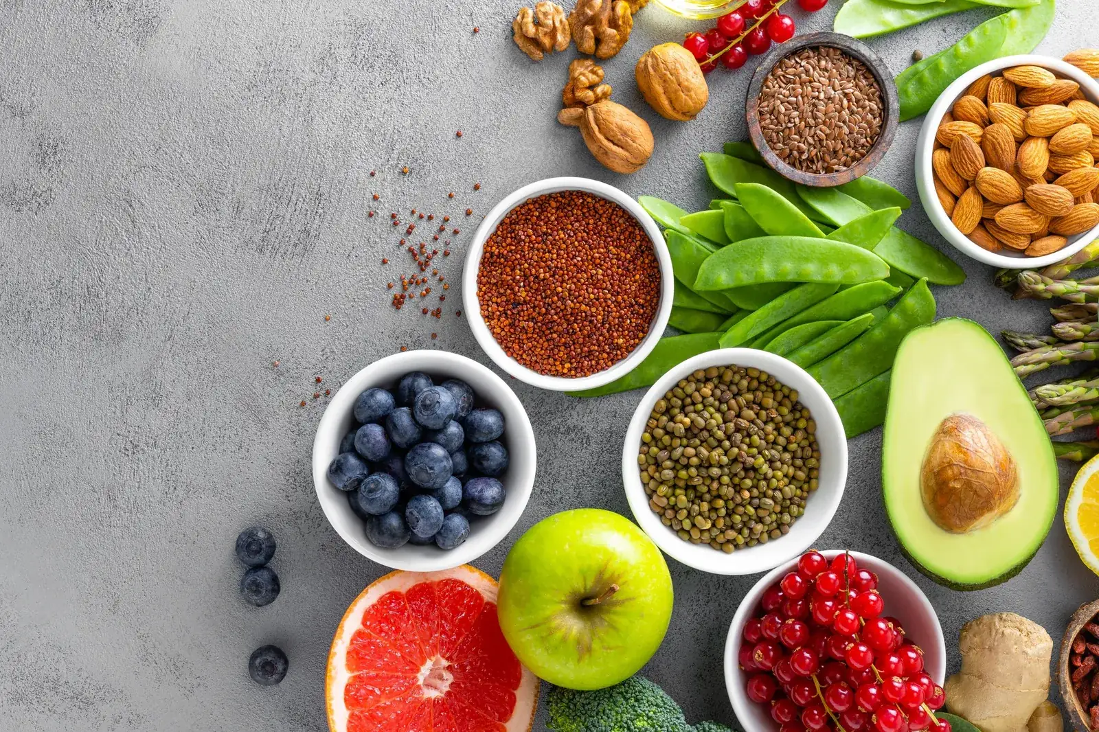 Healthy foods for a personalised nutrition plan: blueberries, avocado, quinoa and nuts